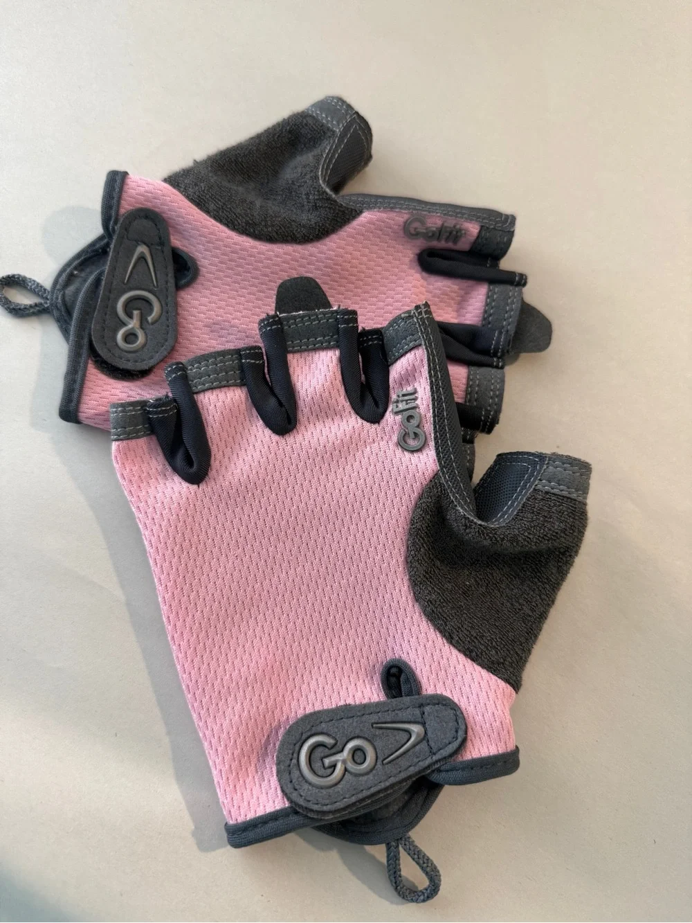GoFit Women's Pearl-Tac Pro Trainer Glove Like New Pink Grey Size M Weight train